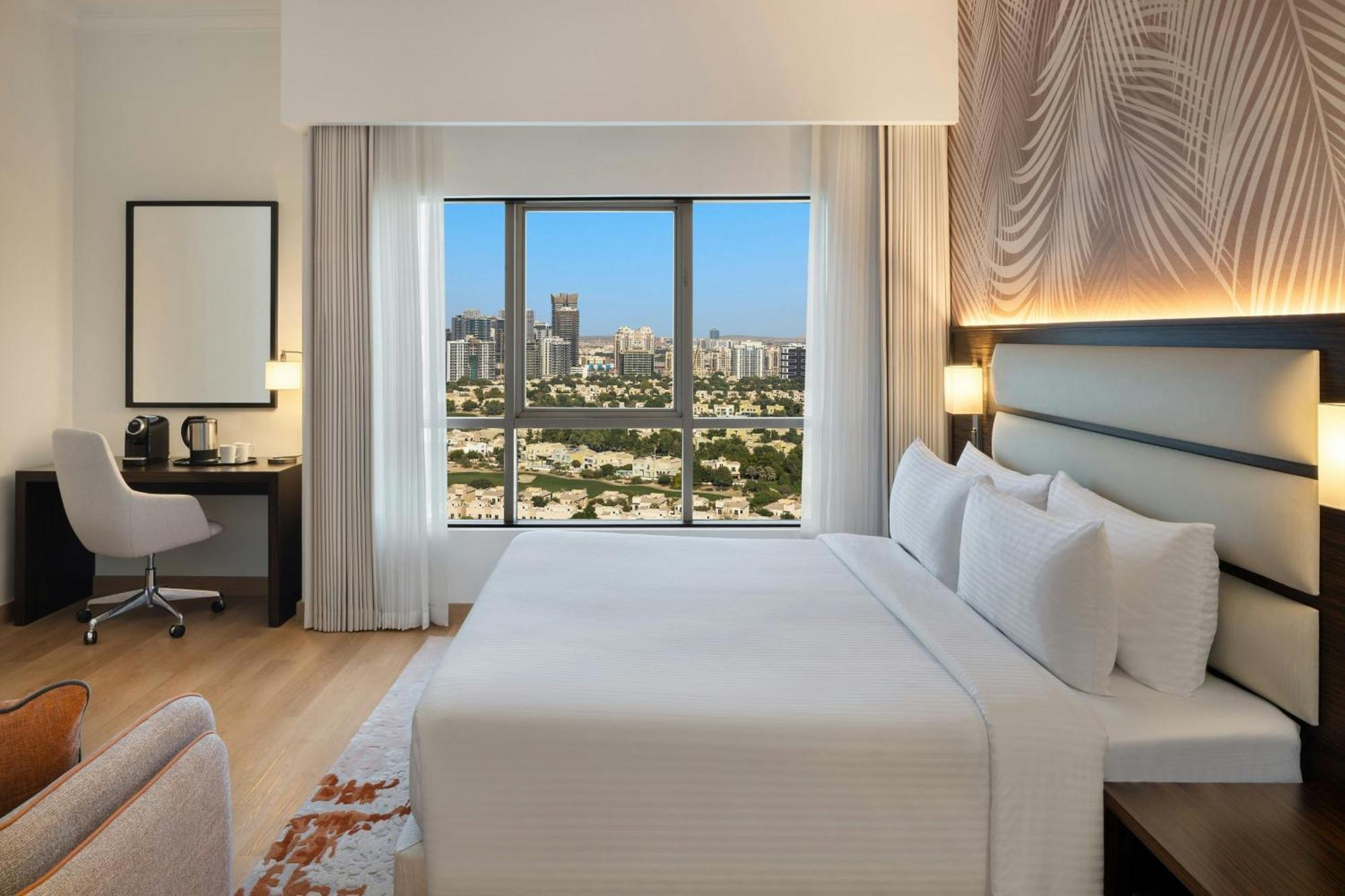 Deluxe King Room Pool View