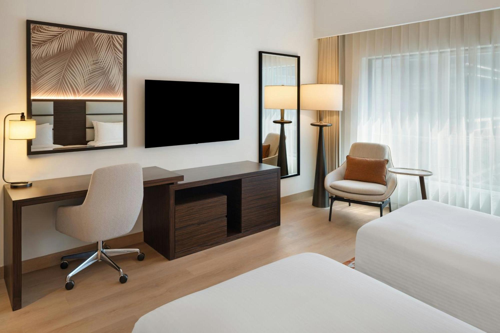 Deluxe Twin Room Pool View